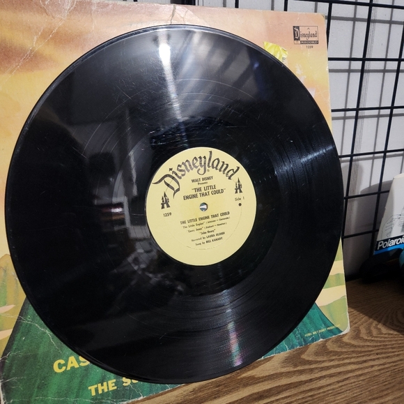 Walt Disney's Snow White and the Seven Dwarfs Vinyl Record - Picture 2 of 2